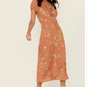 Nikki Erin Blush Floral Dobby Peasant Midi Dress Blush Size Large